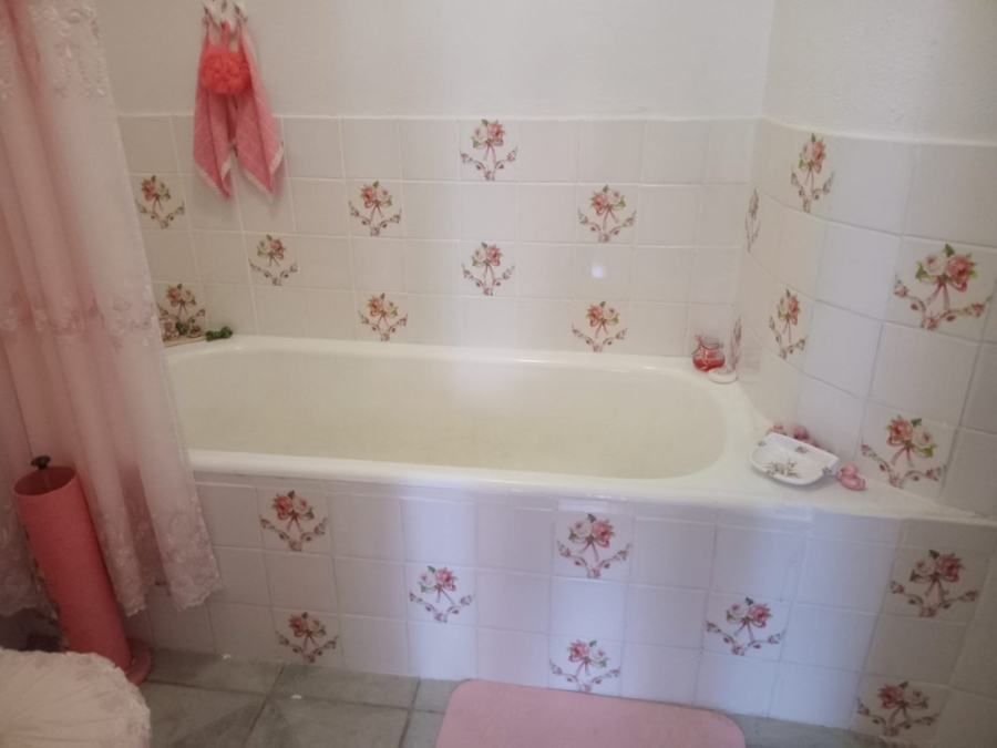 4 Bedroom Property for Sale in Christiana North West